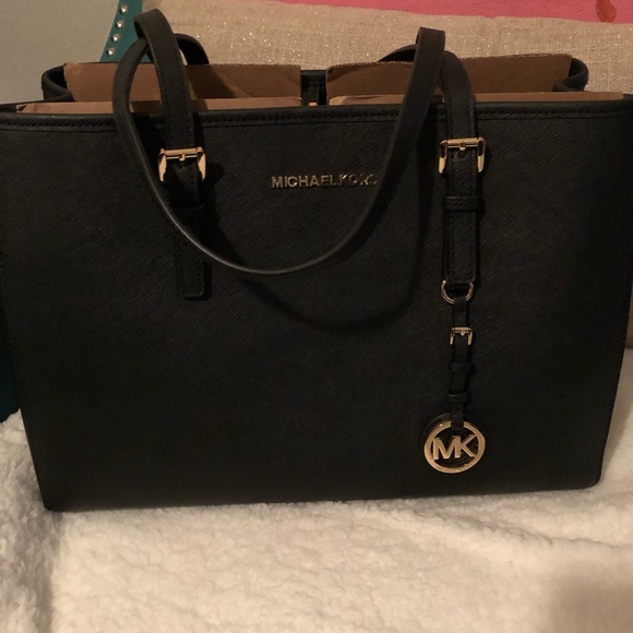 Michael Kors Handbags - Michael Kors tote